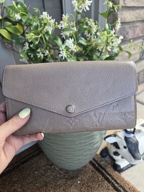 Authentic Louis Vuitton Taupe Empriente Wallet